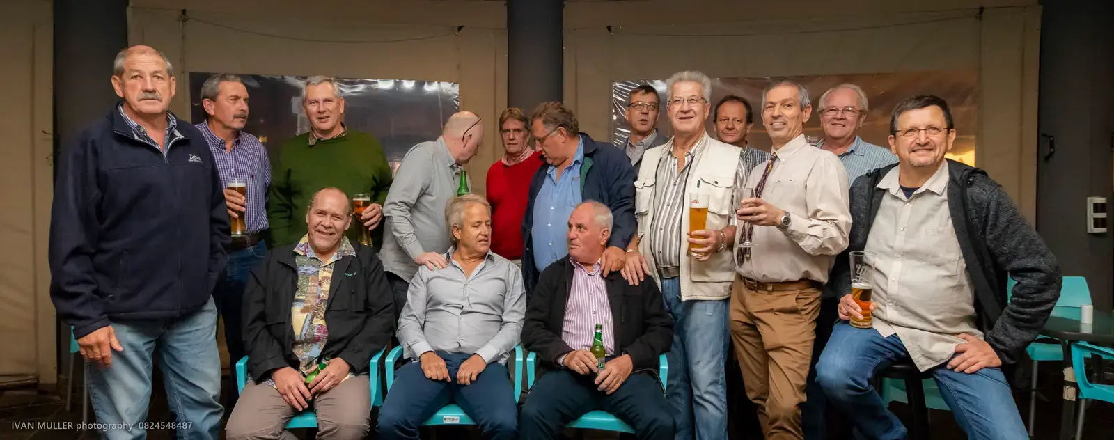 Die manne by 'n Donderdag-byeenkoms in April 2018