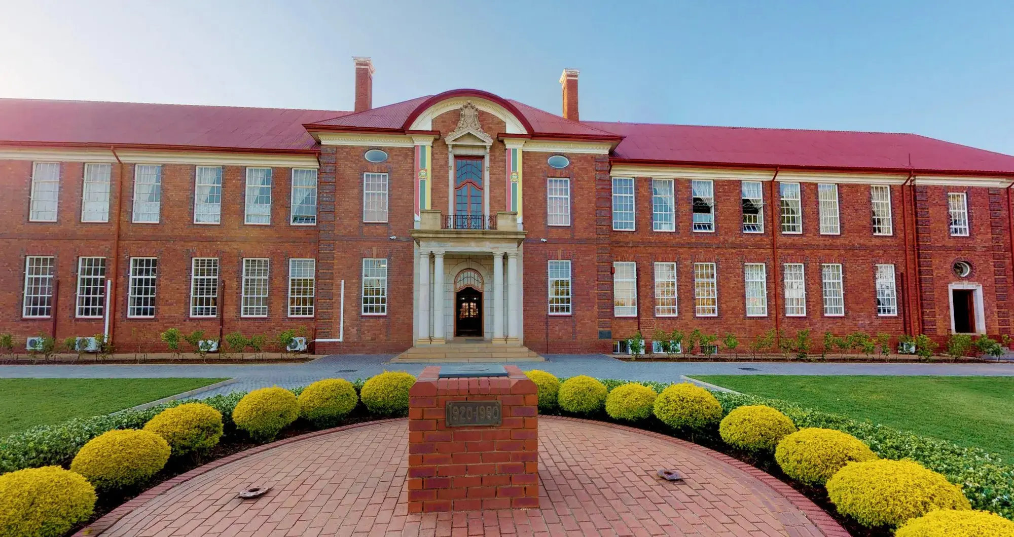 Die hoofgebou van die Afrikaanse Hoër Seunskool